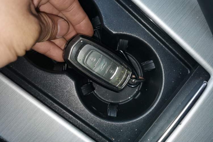 Used Geely Auto Emgrand X7 Sport 2016 1.8TD Automatic Smart Connectivity Version Interior 1