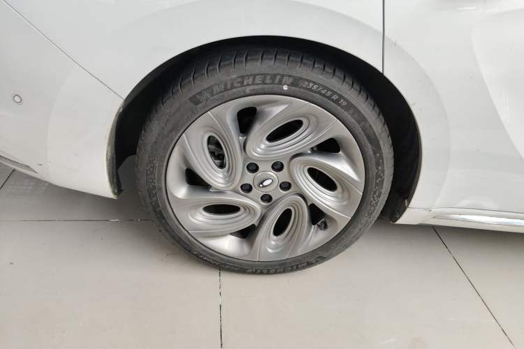 Used ORA Lightning Cat 2022 555 km Luxury Edition