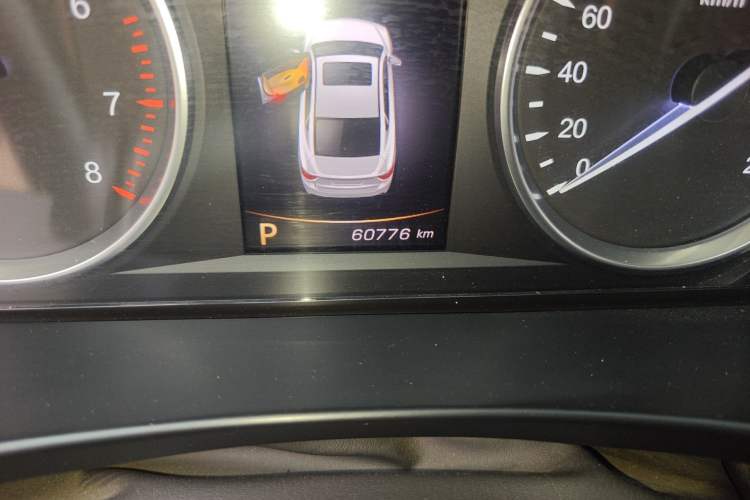Used Geely Auto Emgrand GT 2017 1.8T Luxury Model Odometer Close Up