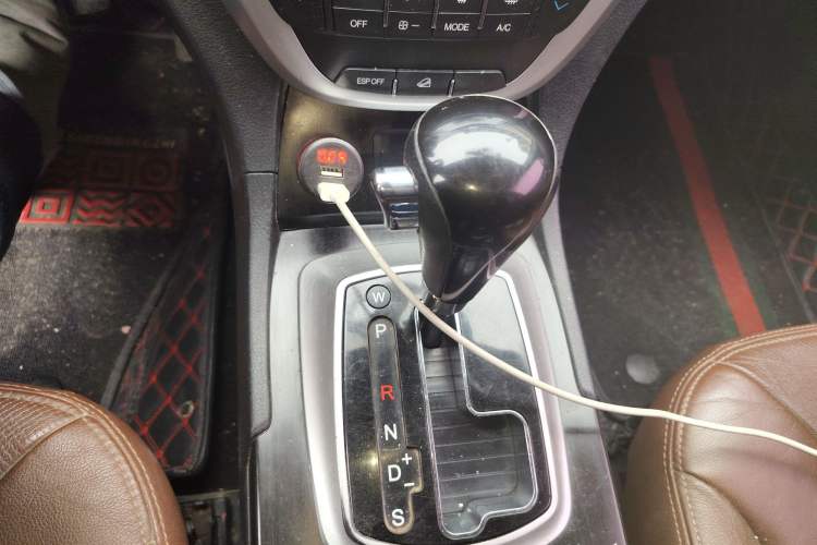 Used GAC Trumpchi GS5 2013 1.8T Automatic 4x4 5th Anniversary Edition Gear Lever