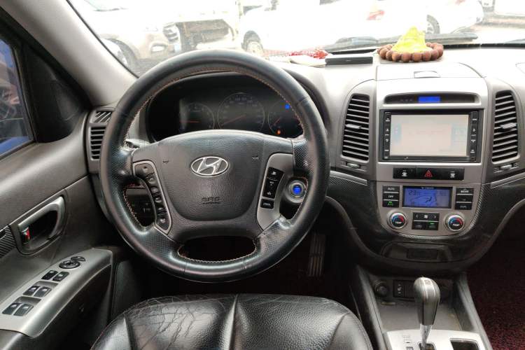 Used Hyundai Santa Fe Classic 2010 2.4 Ultimate Edition 7-Seater Four-Wheel Drive