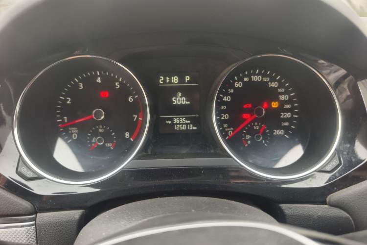 Used Volkswagen Sagitar 2015 230TSI Automatic Comfort Version
