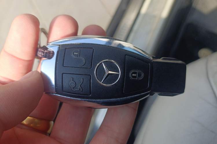Used Mercedes-Benz Maybach S-Class 2015 S 400 4MATIC Vehicle Key