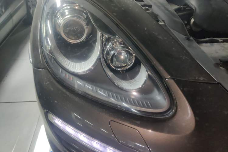 Used Porsche Cayenne 2011 Cayenne 3.0T Right Front Headlight