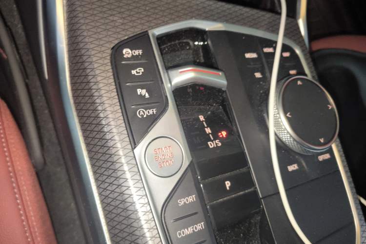 Used BMW 3 Series 2023 325i M Sport Night Edition Package Gear Lever