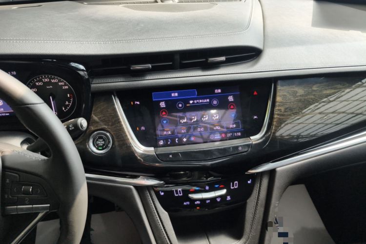 Used Cadillac XT6 2022 2.0T Six-Seater Two-Wheel-Drive Luxury Version Audio And AC Panel