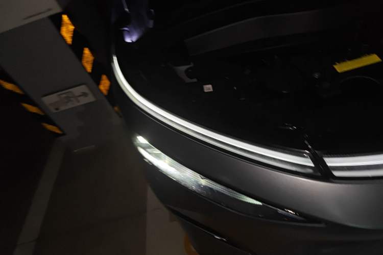 Used XPeng X9 2025 740 Ultra-Long Range Max