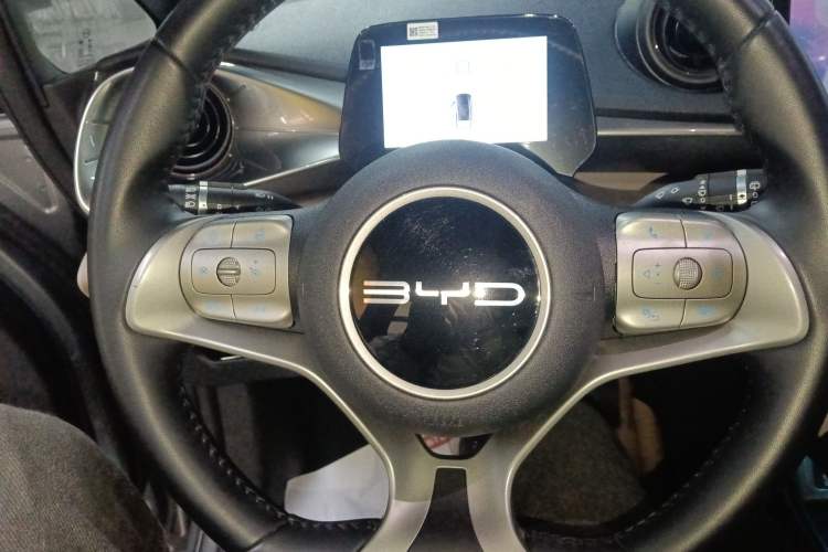 Used BYD Dolphin 2023 420 km Fashion Edition
