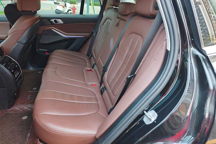 Used BMW X5 2021 xDrive40i Luxury Model with M Sport Package
