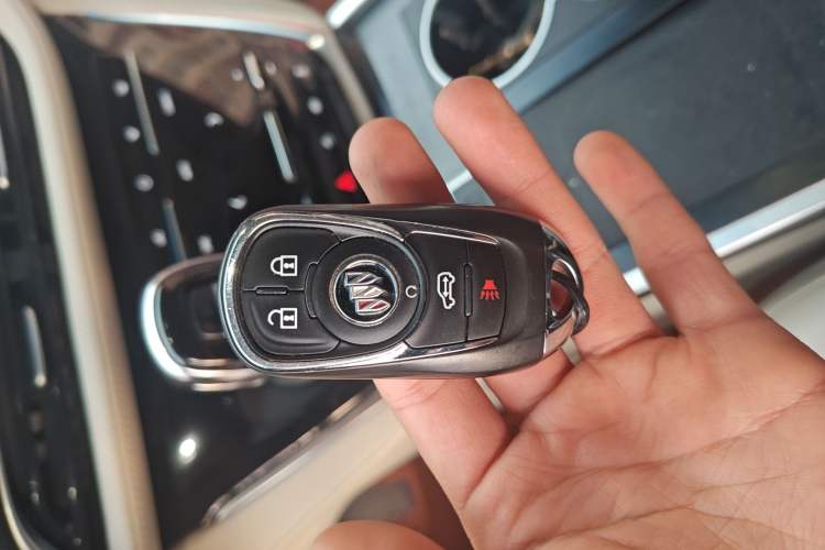 Used Buick GL8 2021 ES Landtrek 653T Luxury Model