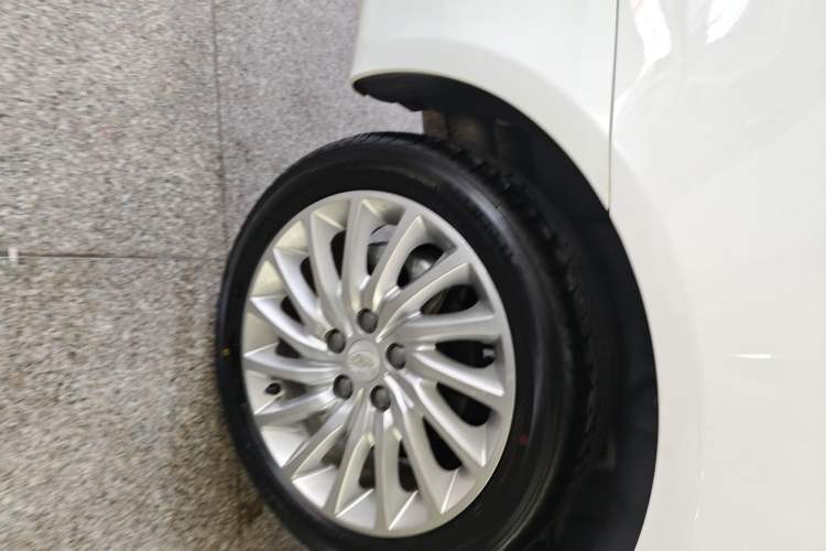 Used Geely Auto Emgrand New Energy 2017 1.5L PHEV Elite Model Right Rear Wheel Hub