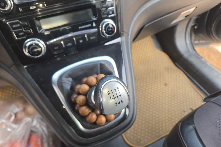 Used Haval H6 2015 Upgraded Model 1.5T Manual Two-Wheel Drive Elite Version