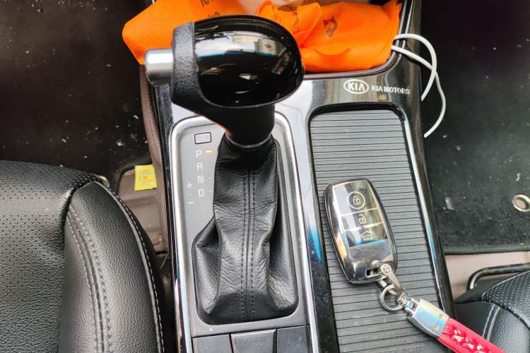 Used Kia K4 2014 1.8L Automatic GLS Gear Lever
