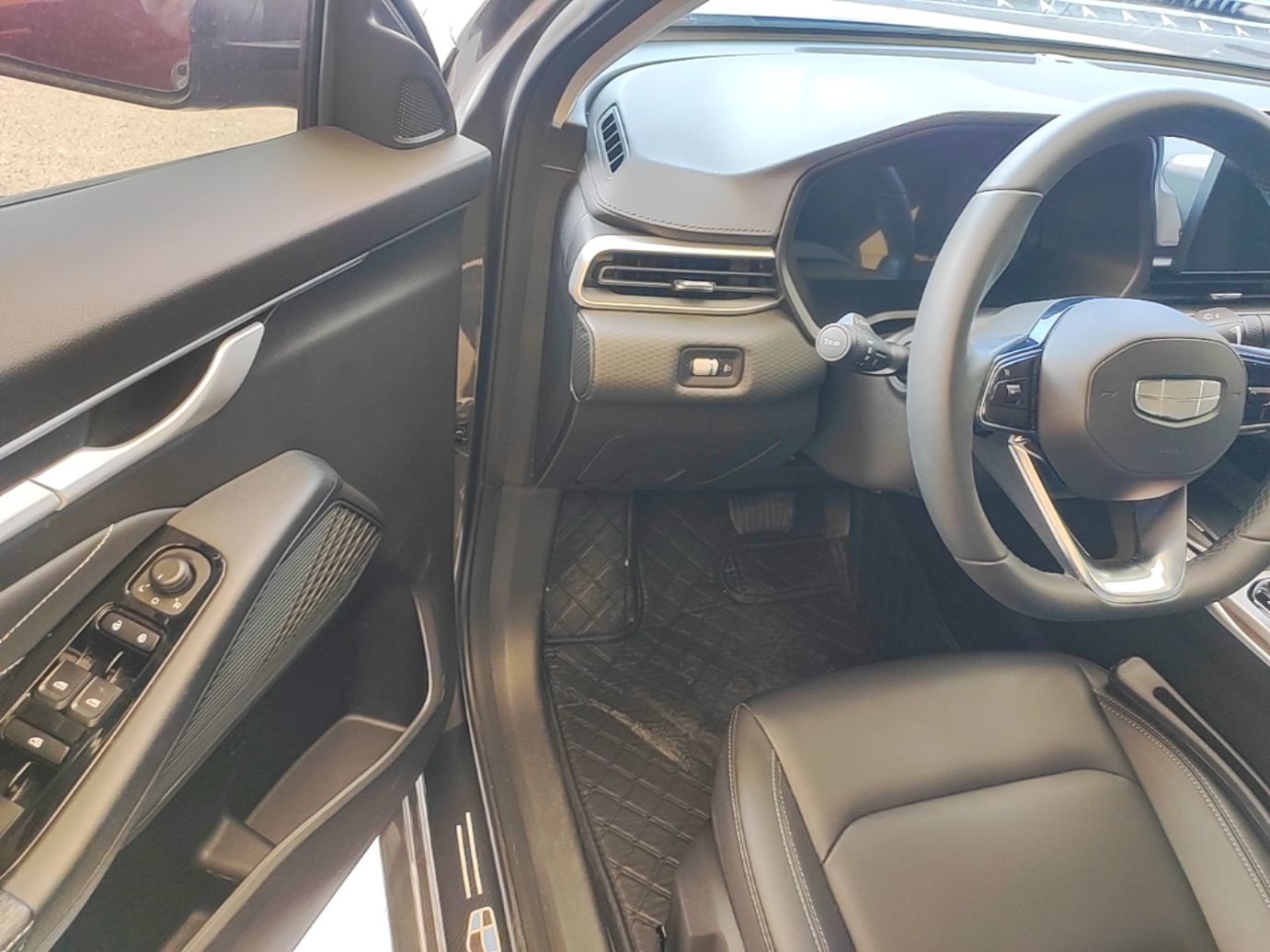 Geely Auto Emgrand 2025 4th Generation 1.5L CVT Luxury Version — снимка 18