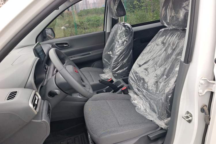 Used Wuling Hongguang New Energy 2024 All-Electric Model 300KM Standard Version