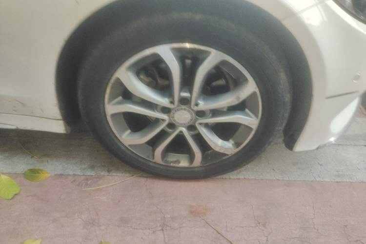 Used Mercedes-Benz C-Class 2015 C 200 L Sport Edition Right Front Wheel Hub