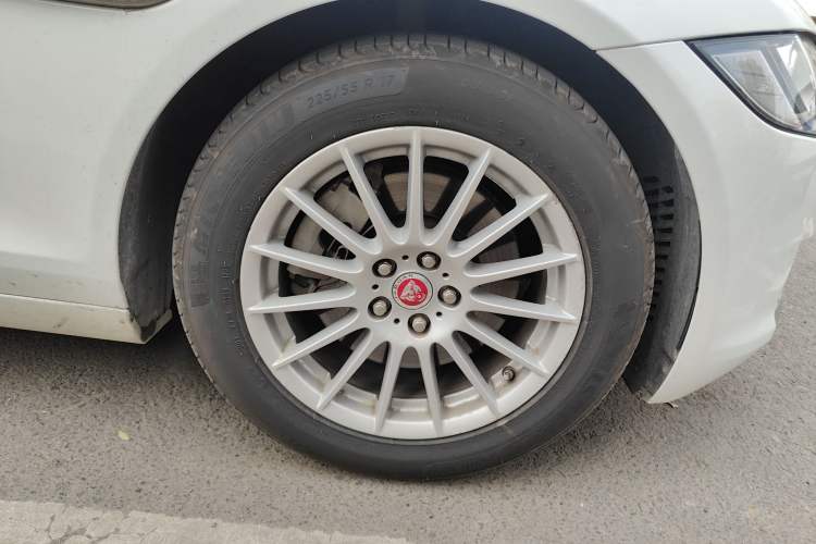 Used Jaguar XF 2016 XF 2.0T Two-Wheel-Drive Luxury Edition