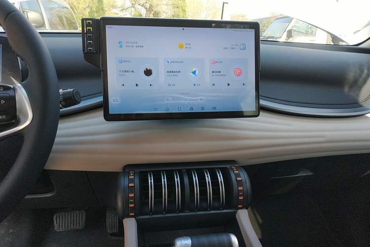 Used BYD Yuan PLUS 2024 Honor Edition 510KM Beyond Model Audio And AC Panel