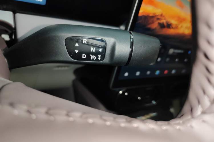 Used Leapmotor C11 2024 Range-Extended 300 Luxury Edition Gear Lever