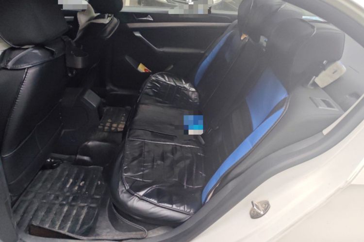 Used Volkswagen Lavida 2015 1.6L Automatic Fashion Edition Left Rear Seat