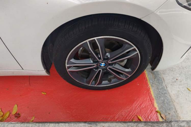 Used BMW 1 Series 2019 118i Fashion Model Right Front Wheel Hub