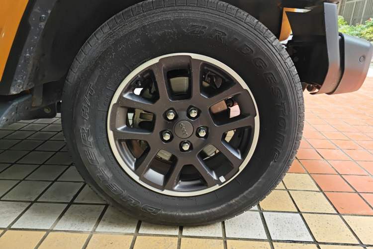 Used Jeep Wrangler 2021 2.0T 80th Anniversary Edition Right Front Wheel Hub