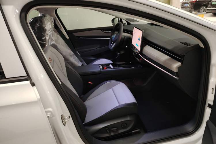 Used Volkswagen ID.7 VIZZION 2024 AIR model
