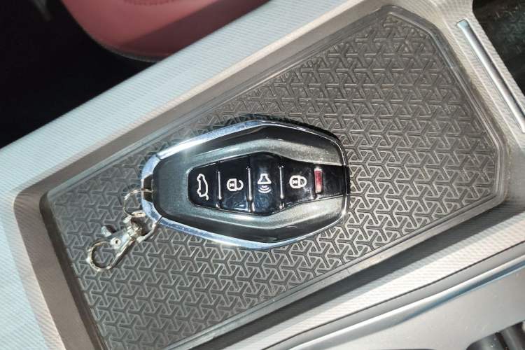 Used JETOUR X70 PLUS 2023 1.5T DCT Brave PLUS 7-Seater
