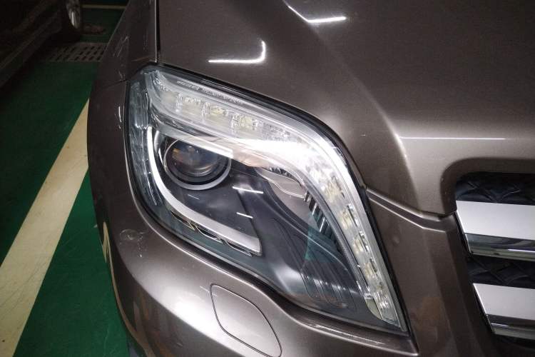 Used Mercedes-Benz GLK-Class 2013 GLK 300 4MATIC Fashion Model Right Front Headlight