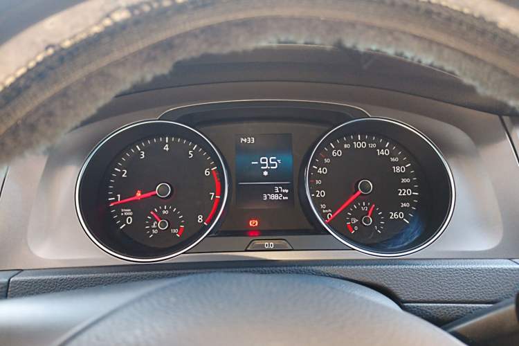 Used Volkswagen Golf 2016 1.6L Manual Fashion Edition