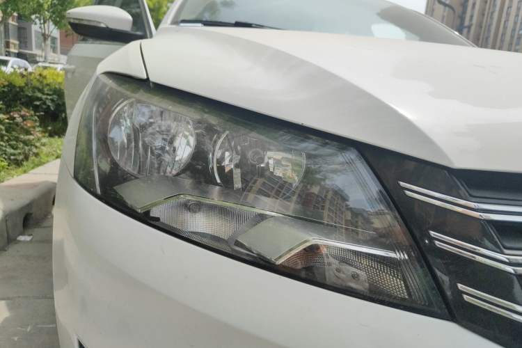 Used Volkswagen Passat 2013 1.8TSI DSG Prestige Edition Right Front Headlight