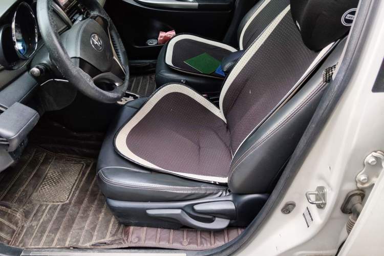 Used Toyota YARiS L Zhi Xuan 2015 1.5E Automatic Charm Edition
