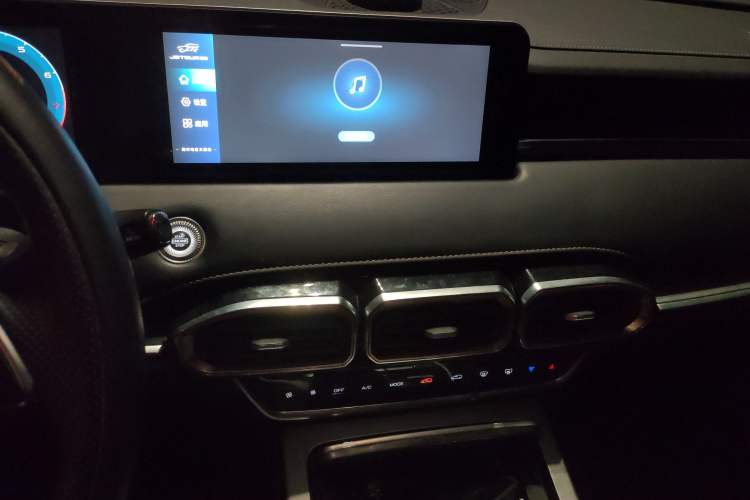 Used JETOUR X70 PLUS 2021 1.5T Manual Lin 5-Seater
