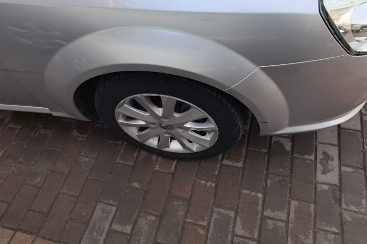 Used Buick Excelle 2011 1.6 LE-AT Right Front Wheel Hub