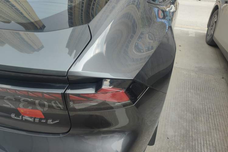 Used CHANGAN UNI-V 2022 1.5T Prestige Version
