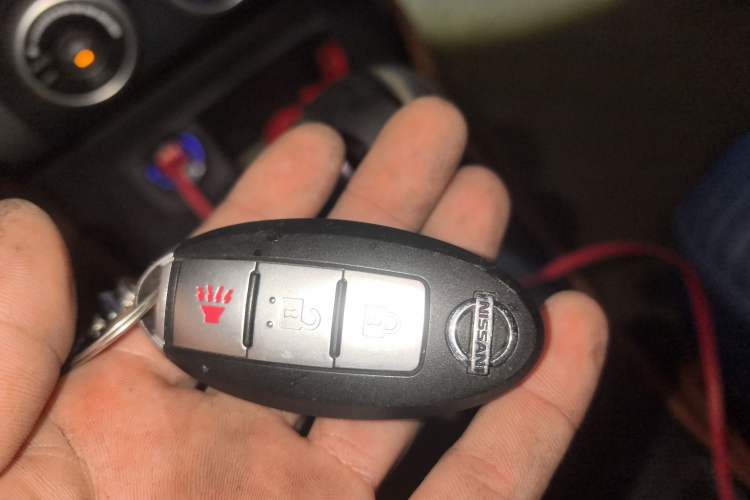 Used Dongfeng Fengdu MX6 2016 2.0L CVT Two-Wheel Drive All-Around Version