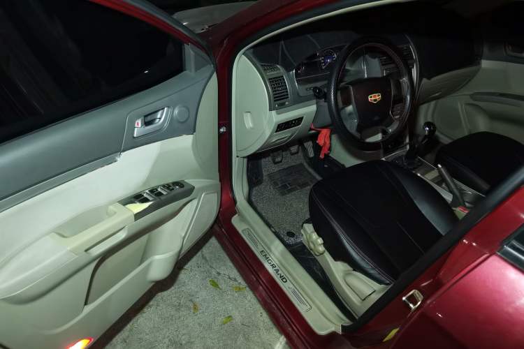 Used Geely Auto Classic Emgrand 2012 Hatchback 1.5L Manual Chao Yue Huimin Model Driver Seat