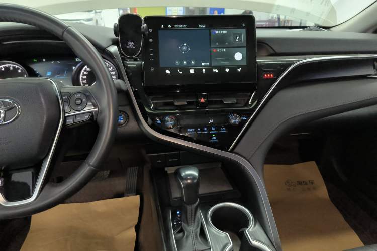 Used Toyota Camry 2021 2.0G Luxury Edition
