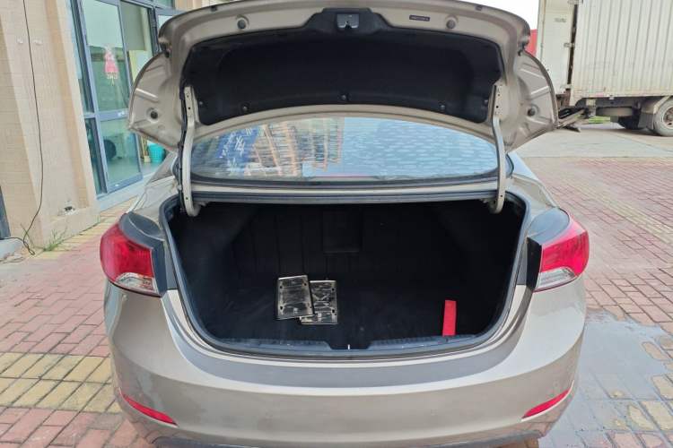 Used Hyundai Elantra (5th Generation / Langdong) 2015 1.6L Automatic Leading Model Trunk
