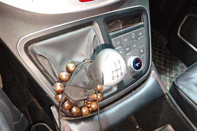 Used JAC Refine M4 2021 2.0L Manual Comfort Edition Gear Lever