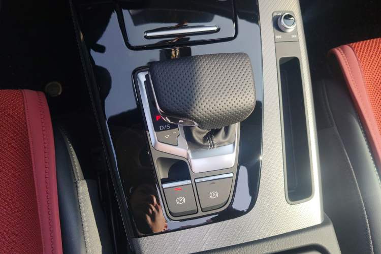 Used Audi Q5L 2025 quattro 45th Anniversary Edition 45 TFSI Luxury Dynamic Model
