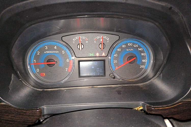 Used Dongfeng Fengon 370 2016 1.5L Manual Standard Edition SFG15-02 7 Seats Instrument Cluster