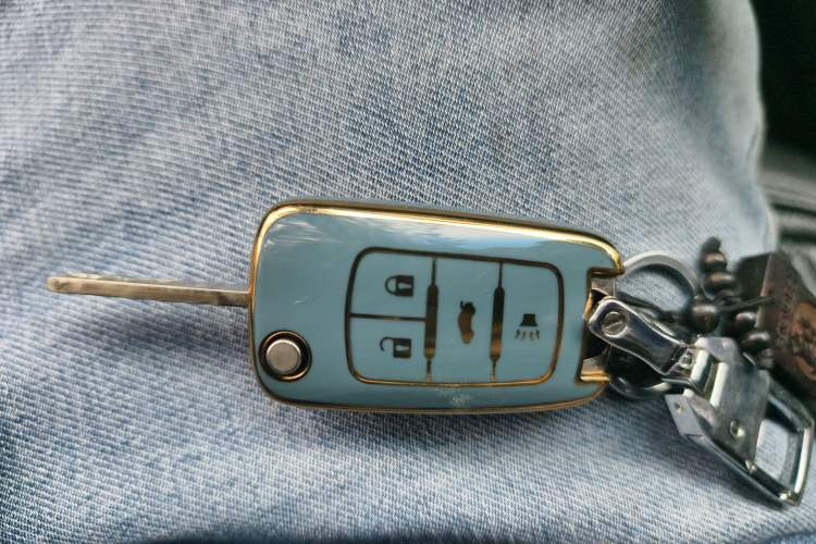 Used Chevrolet Cruze 2013 Hatchback 1.6L Automatic Luxury Model Vehicle Key