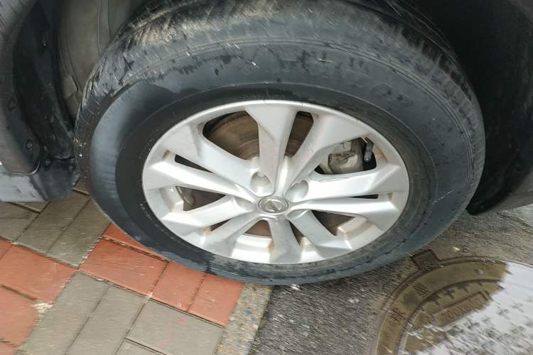 Used Nissan X-Trail 2014 2.0L CVT Comfort Edition 2WD Right Front Wheel Hub