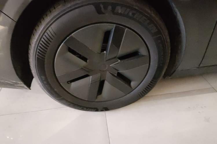 Used Li Auto MEGA 2024 Ultra Model
