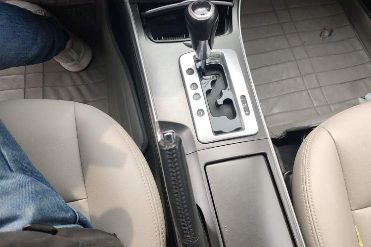 Used Mazda 6 2013 2.0L Automatic Fashion Edition Gear Lever