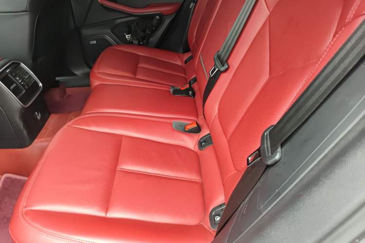 Used Porsche Macan 2023 Macan 2.0T Left Rear Seat