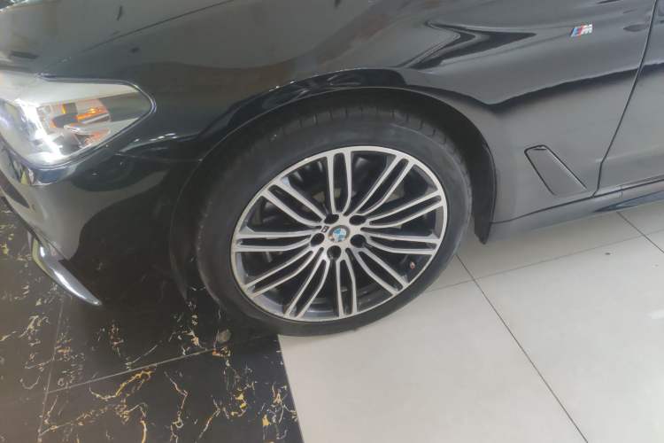 Used BMW 5 Series 2019 530Li Leading Model M Sport Package Left Front Wheel Hub