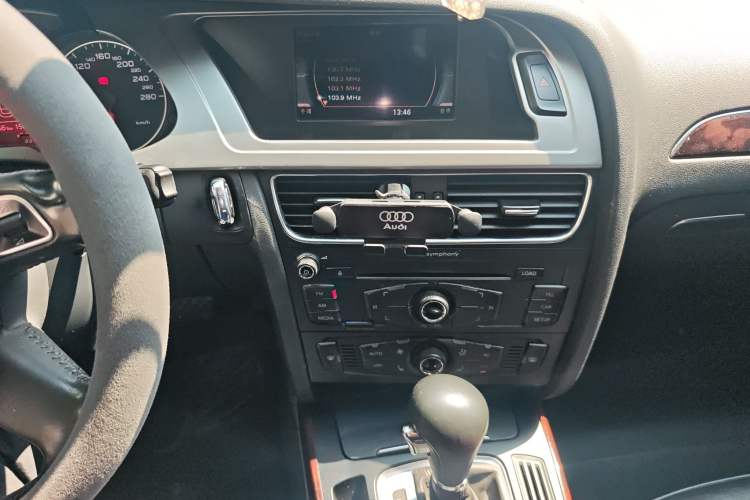 Used Audi A4L 2011 2.0 TFSI Comfort Model