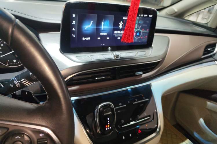 Used Buick GL8 2021 Land Cruiser Executive Class 652T Luxury Model
